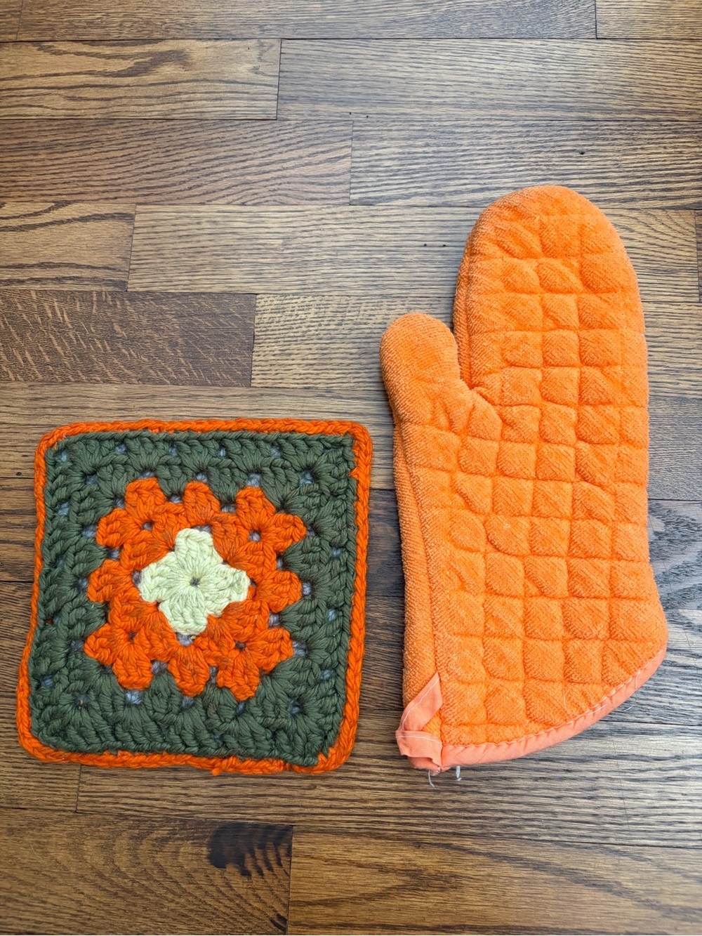 Vintage 1970s Orange Green Quilted Oven Mitt Crocheted Potholder Set